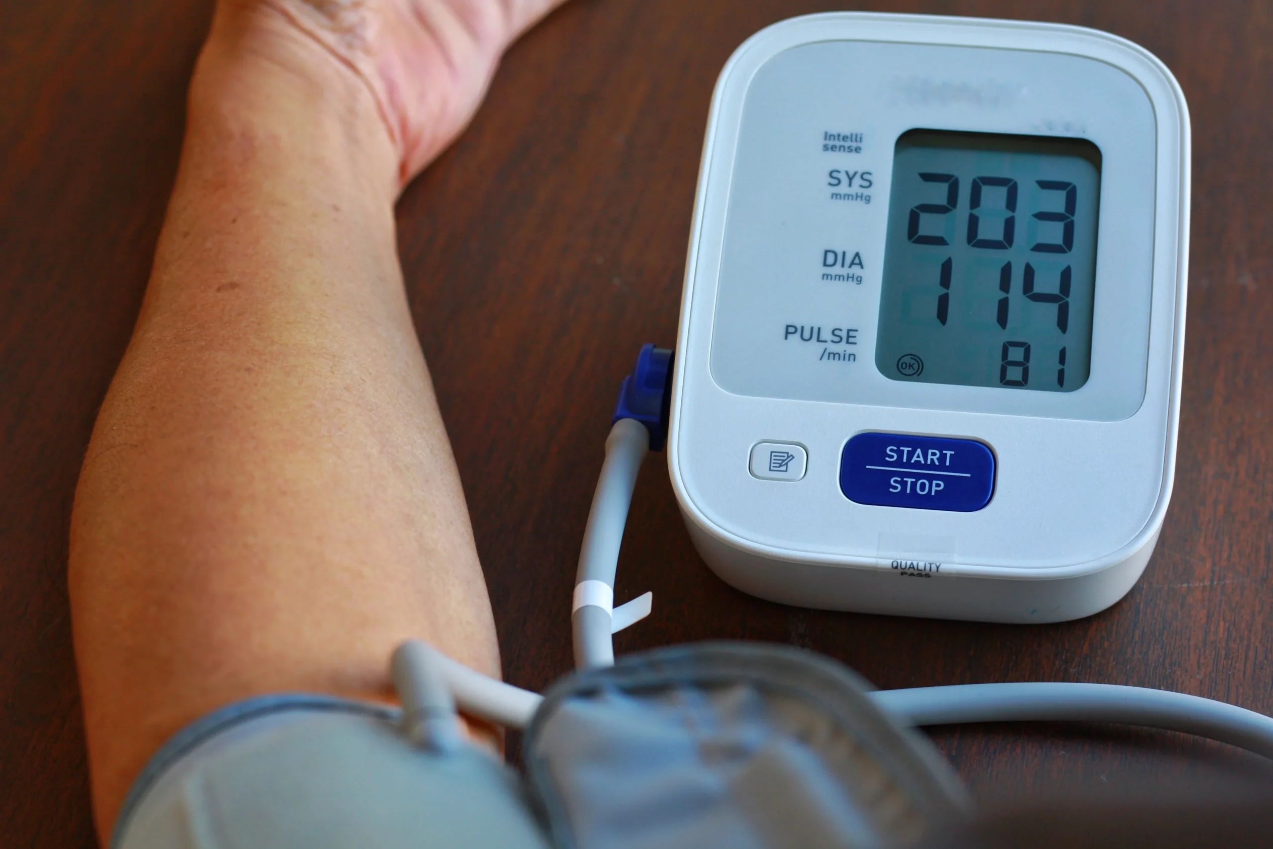 High Blood Pressure Patients : हाई ब्लड प्रेशर की समस्या बहुत बड़ी चुनौती है, डाइट में शामिल करें ये खाद्य पदार्थ