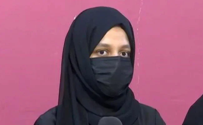 Bareilly : महिला डॉक्टर पर हिजाब पहनने का दबाव डालता है पति, पुलिस को दी तहरीर