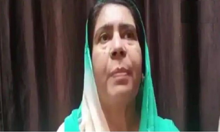 लाउडस्पीकर विवाद पर सपा की महिला नेता की धमकी, कहा-मंदिरों के सामने बैठकर करेंगे कुरान का पाठ