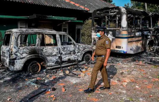 Sri Lanka Emergency : श्रीलंका में राष्ट्रपति ने किया आपातकाल का एलान, हालात हुए बेकाबू