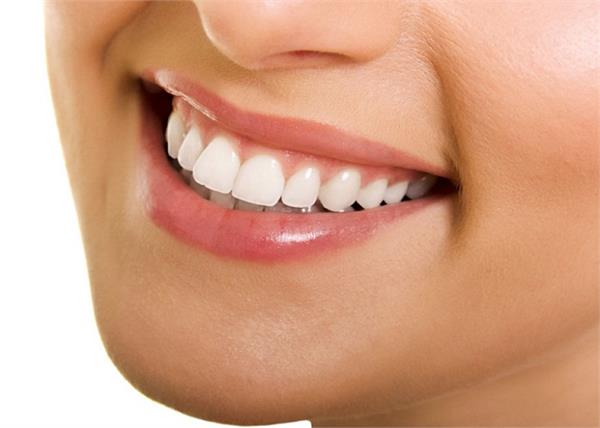 दांतों का स्वास्थ्य: दांतों का रंग खराब होने से बचाने के लिए इन सात खाद्य पदार्थों से बचें
