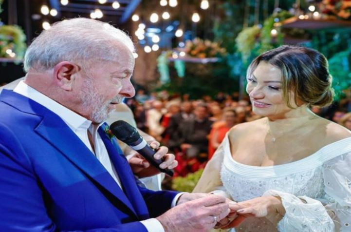 Brazil : ब्राजील के पूर्व राष्ट्रपति ने 76 साल की उम्र में धूमधाम से रचाई तीसरी शादी, समारोह में राजनेता और कलाकार शामिल हुए