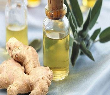 Ginger Oil: अदरक का तेल त्वचा के लिए बहुत गुणकारी है, इन समस्याओं को कर देगा दूर