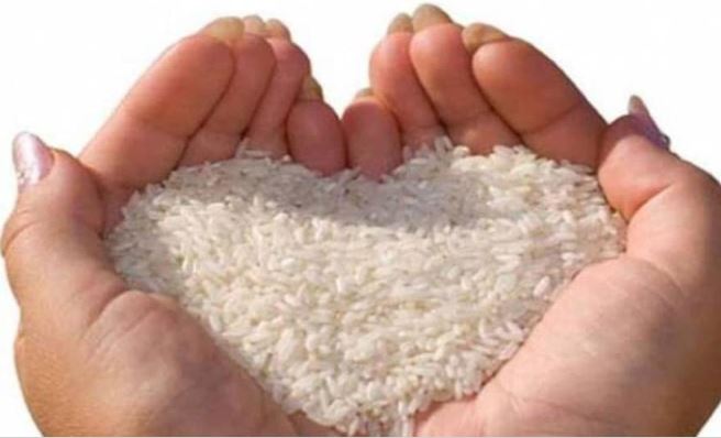 Chawal ke Shubh Phal : चावल का प्रयोग कर बदलें किस्मत, इन उपायों से बनते है धन प्राप्ति के योग