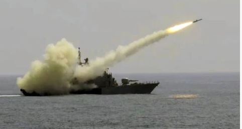 Russia:रूस ने समुद्र में टेस्ट-लॉन्च में Zircon Hypersonic Cruise Missile का किया परीक्षण, पनडुब्बी को मार गिराने का भी दावा किया