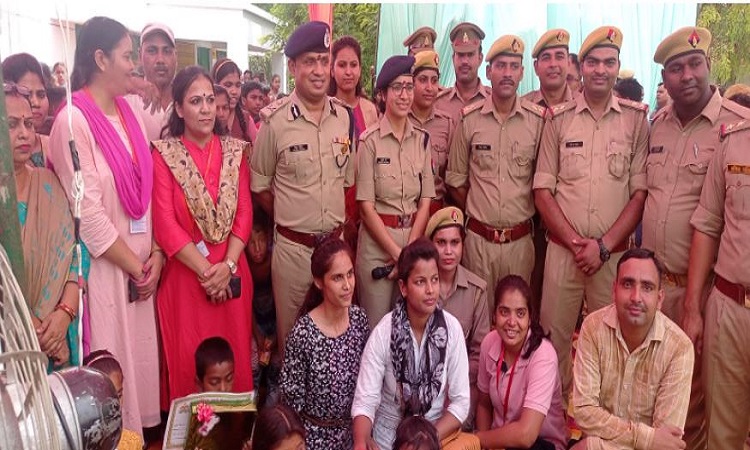 सेंवई गांव में हुआ पुलिस माय फ्रेंड कार्यक्रम का आयोजन, आईपीएस अनुकृति शर्मा की पहल पर चल रहा कार्यक्रम