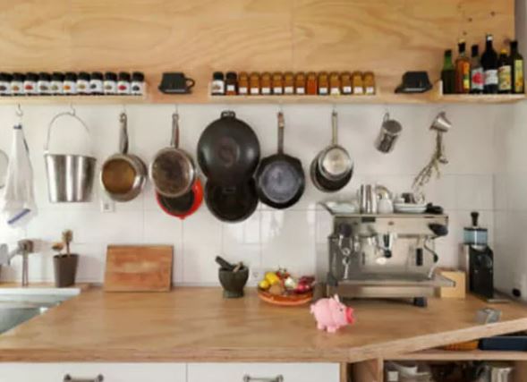 Vastu Tips : रसोई घर में प्लेटफार्म की सही दिशा से घर में आती है समृद्धि , किचन के उपकरणों इस दिशा में रखें