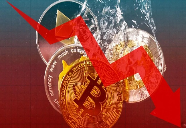 Crypto Market Crash : Crypto का फूटा बुलबुला? Bitcoin की 70 फीसदी घटी वैल्यू