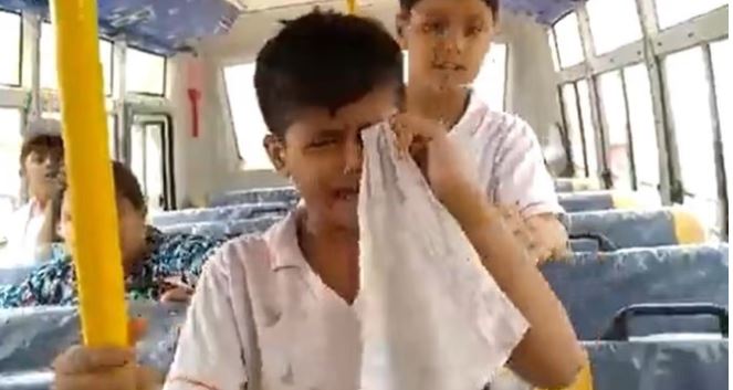 Agneepath Scheme: पत्थरबाजी के बीच फंसी स्कूल बस में रोते बच्चों का वीडियो वायरल