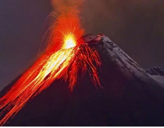 Japan Volcano : जापान के सकुराजिमा में फटा ज्वालामुखी, हाई लेवल का अलर्ट जारी