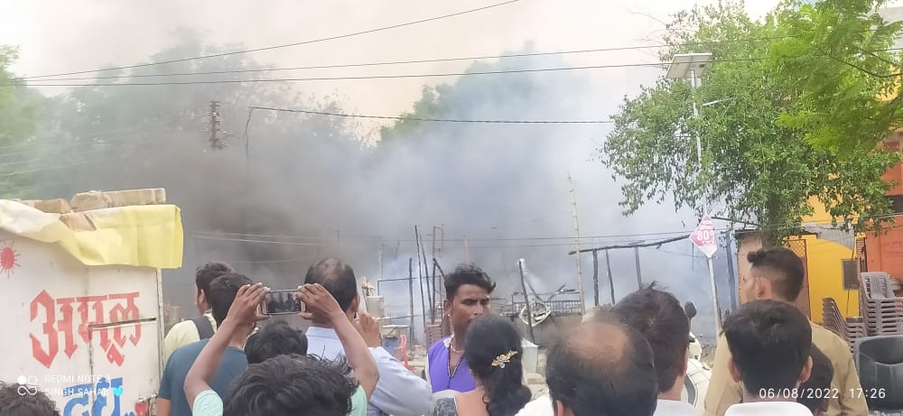 BIG BREAKING: राजधानी लखनऊ के अलीगंज के संगम होटल में लगी भीषण आग, वीडियो देख रह जाएंगे हैरान