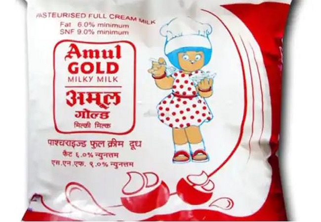 Amul milk price hiked: आम आदमी को महंगाई का एक और झटका, अमूल दूध के दाम में हुई बढ़ोत्तरी, जानिए अब क्या है रेट?