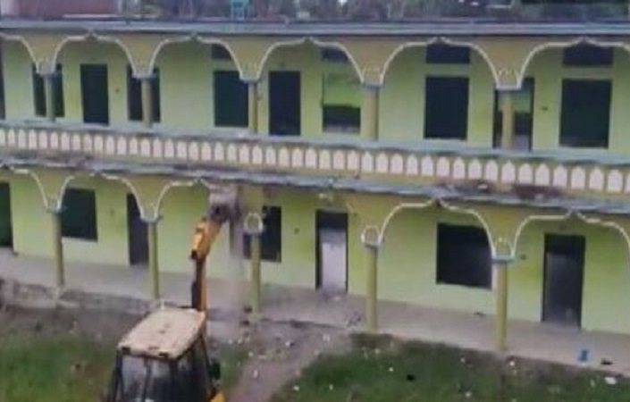 Assam News: एक और मदरसा पर असम में चला बुलडोजर, अभी तक तीन ढहाए गए