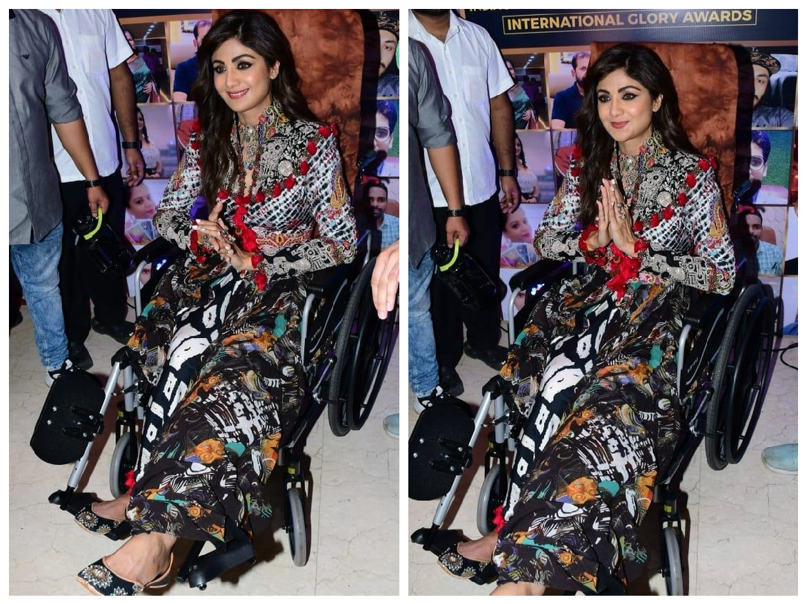 Shilpa Shetty fractured her leg: व्हीलचेयर पर बैठ अवॉर्ड शो में पहुंची फिटनेस क्वीन, प्लास्टर के साथ दिए ग्लैमरस पोज़