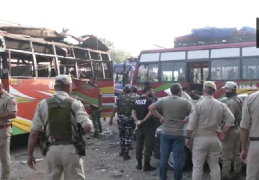 जम्मू-कश्मीर: ऊधमपुर में फिर एक बस में धमाका, सघन चेकिंग अभियान शुरू