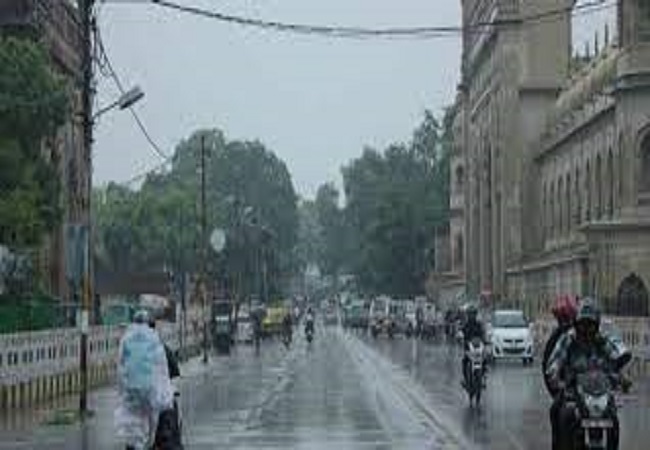 Lucknow Weather : राजधानी लखनऊ में दोपहर बाद मौसम ने ली करवट, बारिश ने दिलाई गर्मी से राहत
