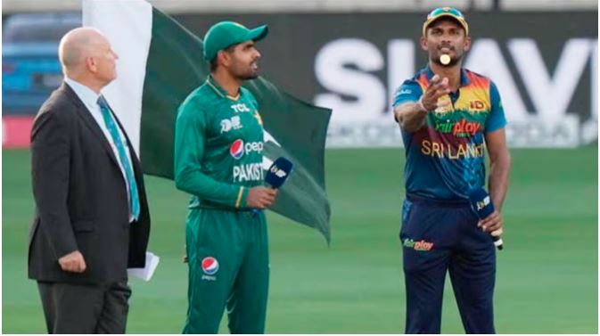 Asia Cup Final LIVE : पाकिस्तान ने टॉस जीतकर बॉलिंग का फैसला, देखें दोनों टीमों की प्लेइंग 11