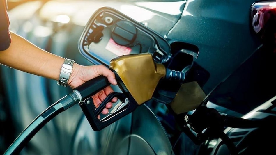 Petrol-Diesel Price: पेट्रोल डीजल के दाम ने फिर भरी उड़ान, जाने अपने शहर में तेलों के दाम