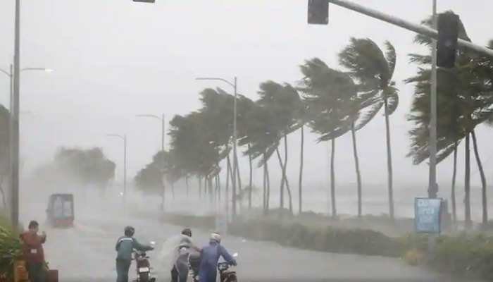 UP Weather Update: राजधानी लखनऊ समेत इन जिलों में आ सकता है भयंकर तूफान