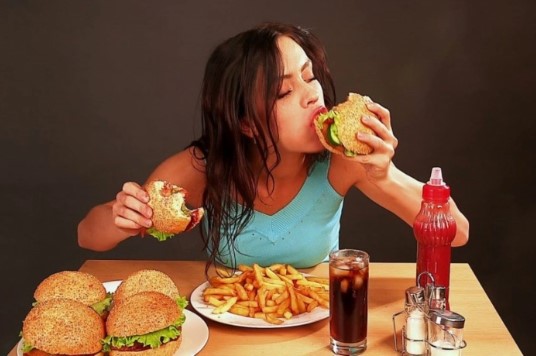 Eating Disorders: क्यो होता है Teenagers को ईटिंग डिसऑर्डर?  जाने क्या है कारण