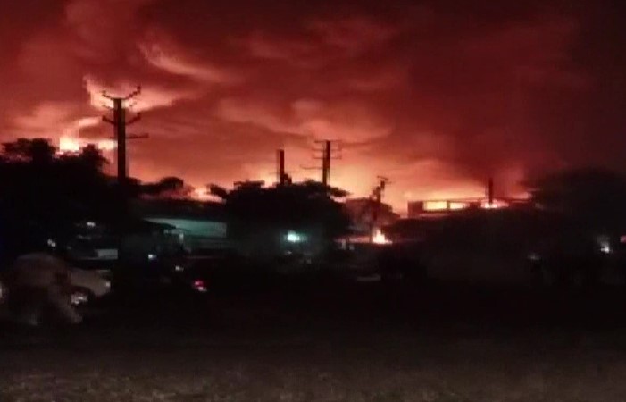 Gurugram Fire: गुरुग्राम के बिलासपुर में इंडस्ट्रियल एरिया में लगी भीषण आग