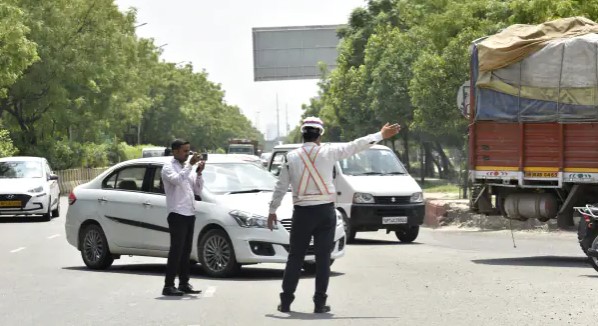 Moradabad News: मुरादाबाद में भारी वाहनों का दो दिन प्रवेश पूरी तरह रहेगा प्रतिबंधत, यातायात विभाग ने जानिए क्यों उठाया ये कदम