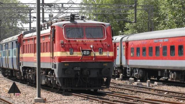 Railway’s New TimeTable Released : 500 ट्रेनों की रफ्तार बढ़ाई, 130 को मिला सुपरफास्ट का दर्जा