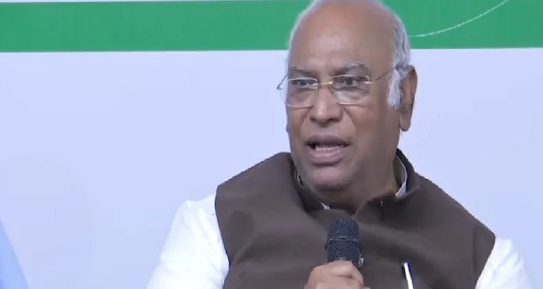 अब कैसे बनेंगे होली के पकवान? घरेलू और कमर्शियल सिलिंडर के दाम की बढ़ोत्तरी पर कांग्रेस अध्यक्ष ने मोदी सरकार से पूछा