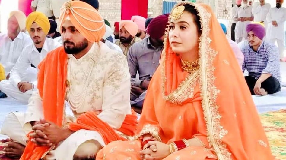 Punjab News : AAP की सबसे कम उम्र की विधायक बनीं दुल्हन, पार्टी के कार्यकर्ता से रचाई शादी