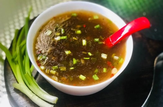 घर पर आसान तरीके से बनाइए जिंजर गार्लिक सूप, स्वाद में बेहद ही लजीज