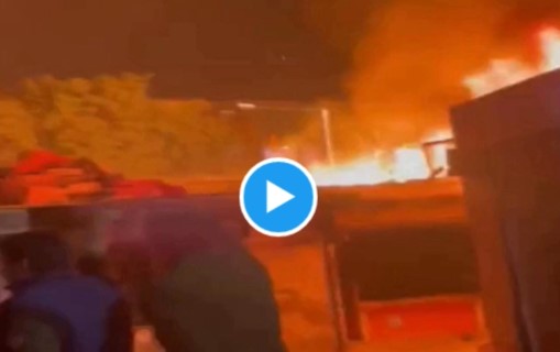 UP के ग्रेटर नोएडा के तुगलकपुर में भीषण आग, कई दुकानें जलकर राख हुई