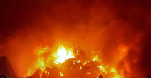 साहिबाबाद थाने में खड़े वाहनों में लगी भीषण आग , 20 गाड़ियां जलकर राख 