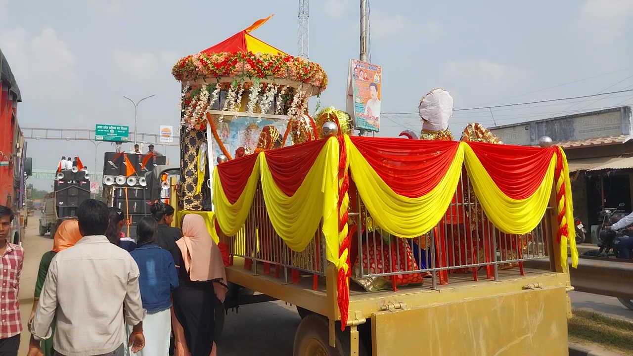 चंचाई माता मंदिर से निकली दर्जनों झांकियों के साथ भव्य शोभायात्रा-वीडियो