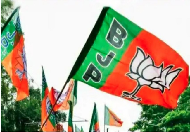 UP Bypolls Results : BJP ने गोला सीट की फतह, अमन गिरी 30 हजार से ज्यादा वोटों के अंतर से जीते