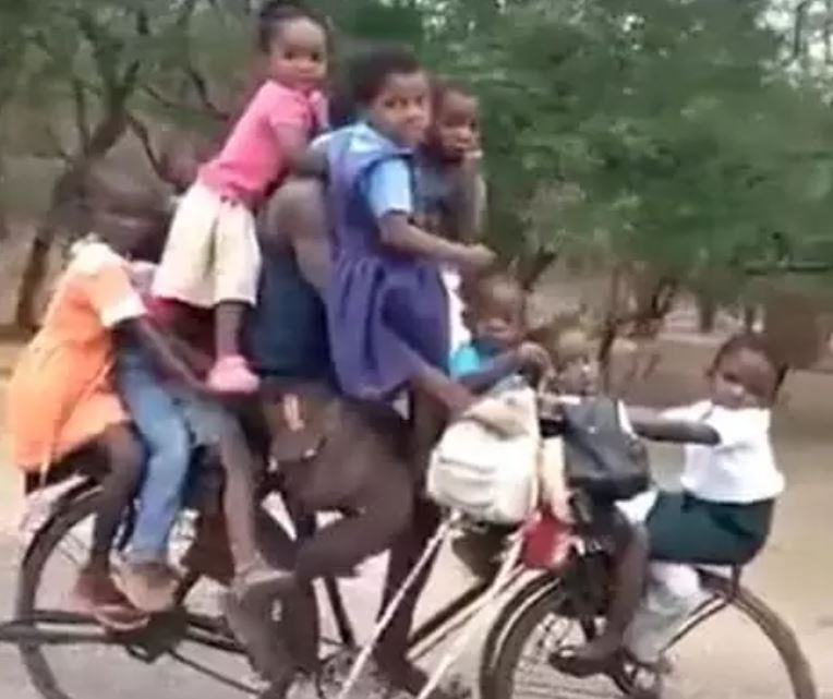 Shocking Viral Video: 1 या 2 नहीं बल्कि 9 बच्चों को साइकल पर बिठा घूमता दिखा शख्स, और फिर …