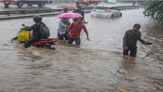 UP Weather Update: राजधानी लखनऊ समेत इन जिलों में होगी भारी बारिश, मौसम विभाग ने जारी किया चेतावनी