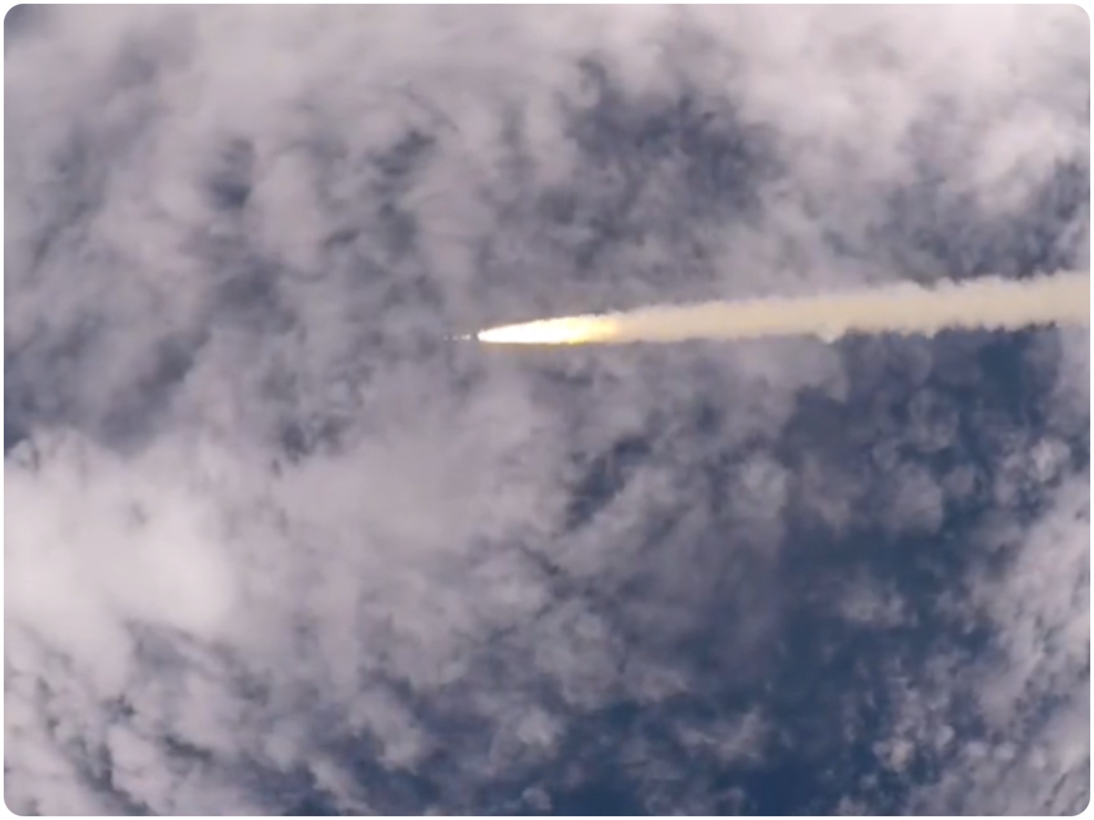 ब्रह्मोस मिसाइल का नया वर्जन 400 KM की रेंज दुश्मन के लिए बनेगी काल, पहली बार समुद्र में हुई सफल टेस्टिंग