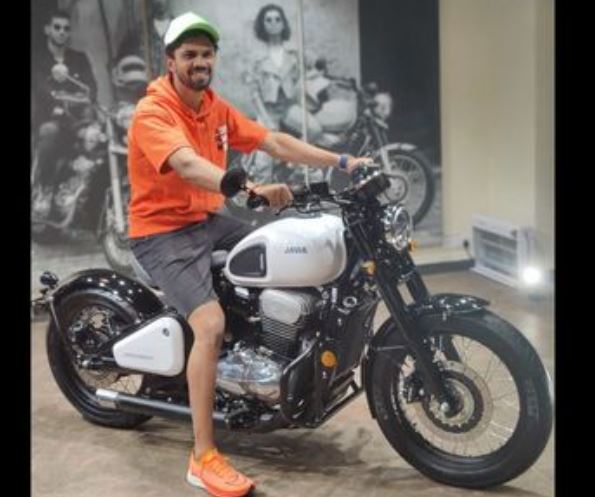 Cricketer Ruturaj Gaikwad : क्रिकेटर ऋतुराज गायकवाड़ ने खरीदी नई जावा मोटरसाइकिल