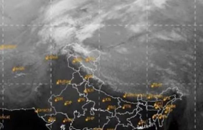 Cyclone ‘Mandus’ बिगाड़ेगा मौसम का मिजाज, इस राज्य के 13 जिलों में भारी बारिश का रेड अलर्ट, NDRF की 6 टीमें तैनात