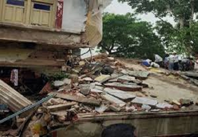 Breaking – दिल्ली के चांदनी महल इलाके में मकान की छत गिरी, छह लोग दबे, मां-बेटे की मौत