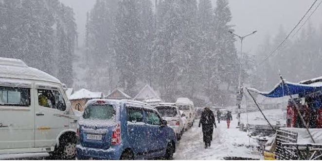 Gangotri Dham Snowfall : गंगोत्री धाम में बर्फबारी शुरू, सफेद चादर में लिपटी घाटी