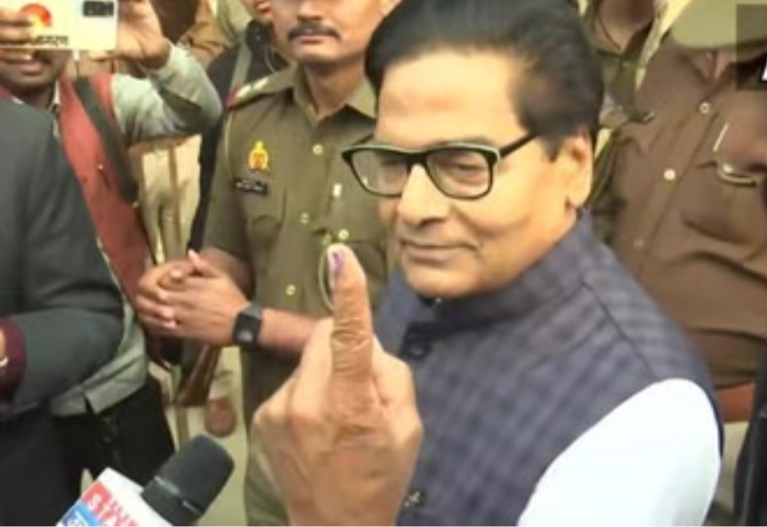 Mainpuri by-election: सपा नेता रामगोपाल यादव ने डाला वोट, पुलिस पर लगाया यह आरोप
