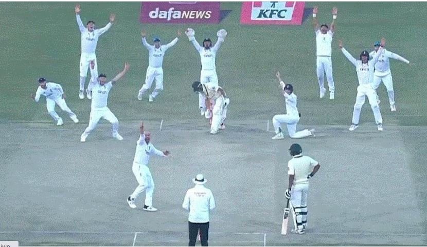 PAK vs ENG : इंग्लैंड ने पाकिस्तान को 22 साल बाद उसके घर रावलपिंडी में 74 रन से दी शिकस्त