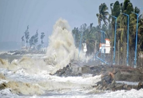 मांडौस तूफान को लेकर मौसम विभाग ने जारी किया रेड अलर्ट