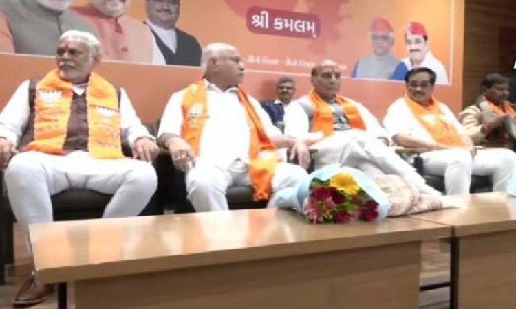 Gujarat News: गुजरात में BJP की विधायक दल की बैठक में भूपेंद्र पटेल के नाम पर प्रस्ताव हुआ पास, इस दिन लेंगे शपथ