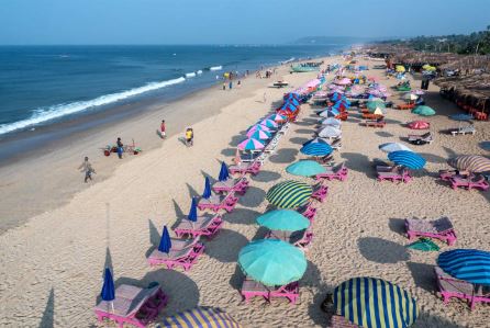 Goa Beaches : गोवा के सफेद रेत वाले समुद्र तट ठंड में सैलानियों के लिए स्वर्ग है,  यहां के समुद्र तटों को आप भी एहसास कीजिए