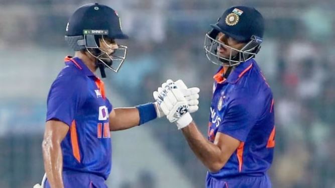 India and Bangladesh: श्रेयस अय्यर 82 रन बनाकर हुए आउट, अक्षर पटेल का भी अर्धशतक हुआ पूरा