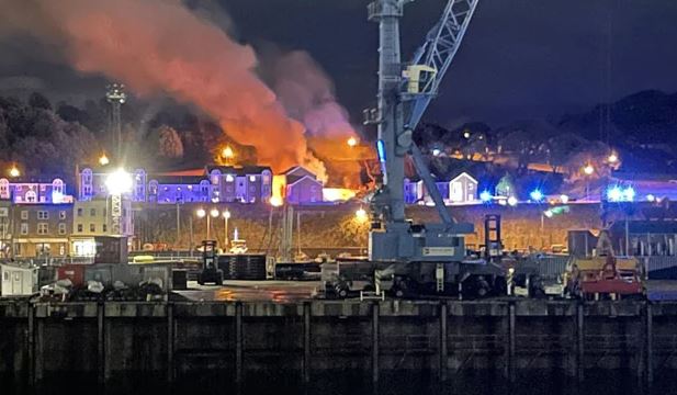 UK Jersey Island : जर्सी द्वीप के रिहायशी इलाके में विस्फोट से तीन की मौत,तीन मंजिला इमारत “पूरी तरह से ढह गई”