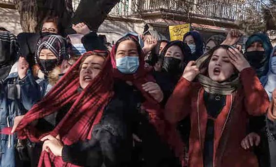 Afghan Americans protest : अफगानिस्तानी अमेरिकियों ने लड़कियों की शिक्षा पर प्रतिबंध के खिलाफ किया प्रदर्शन