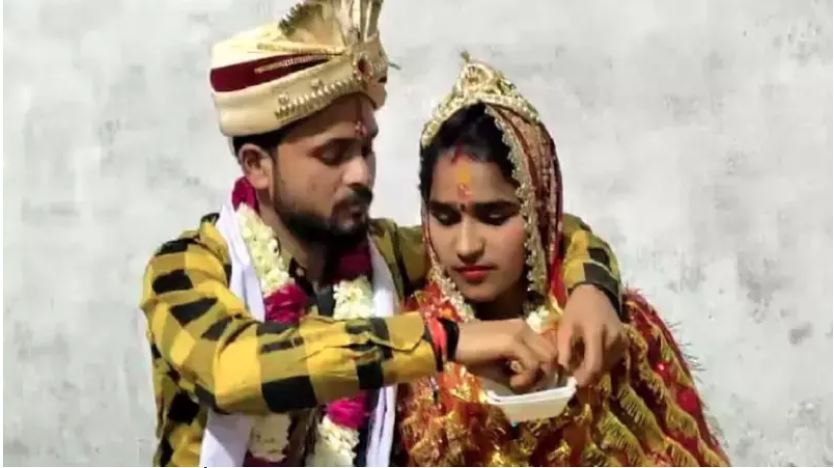 Bareilly News :19 वर्षीय लड़की ने इस्लाम त्याग बनी हिन्दू, इलमा से सौम्या बनकर प्रेमी से रचाई शादी